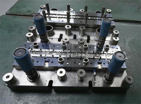 精密模具設(shè)計