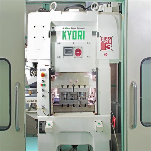 高速精密沖壓機(jī)的性能特點(diǎn)詳解